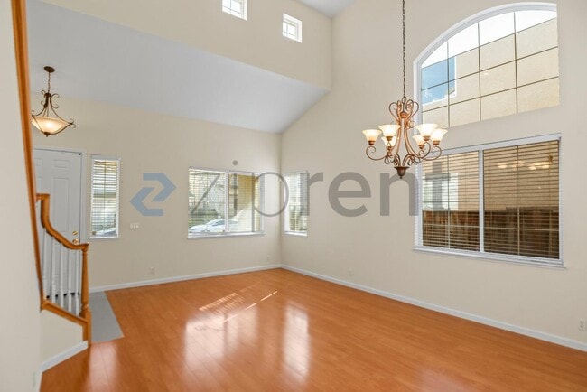 Building Photo - 709 Buriat St