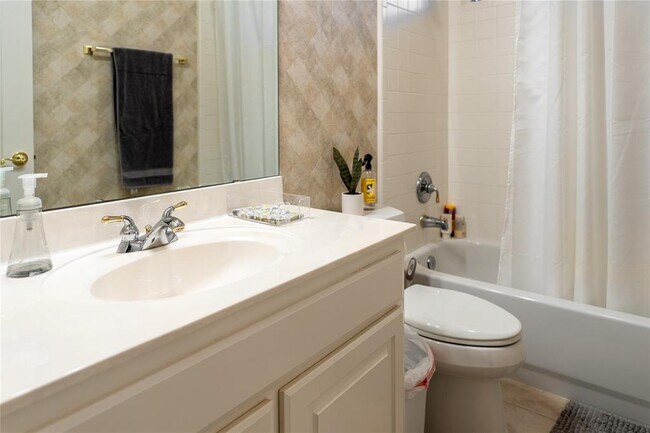 Building Photo - 9417 Jenaro Ct