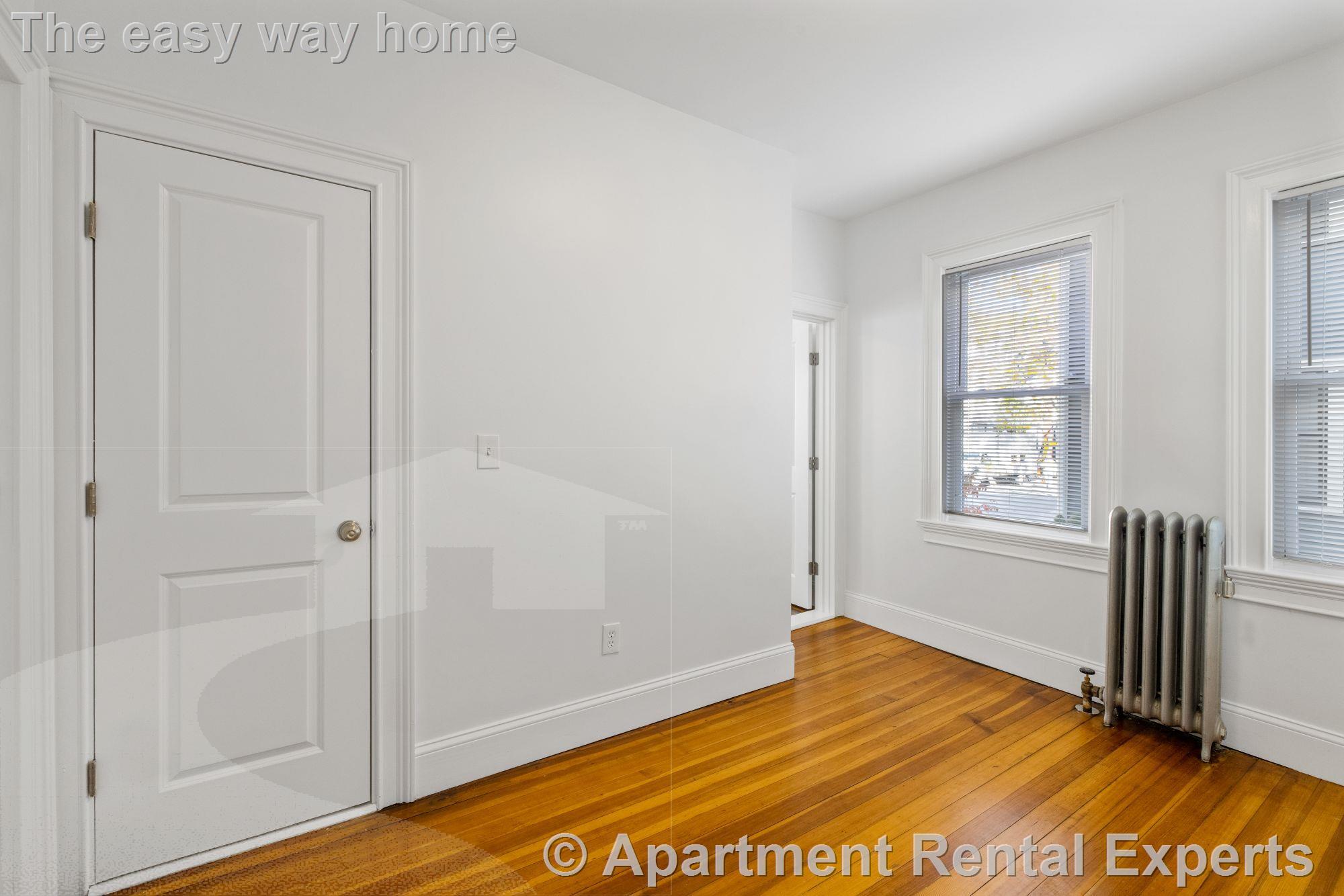 Building Photo - 122 Columbia St