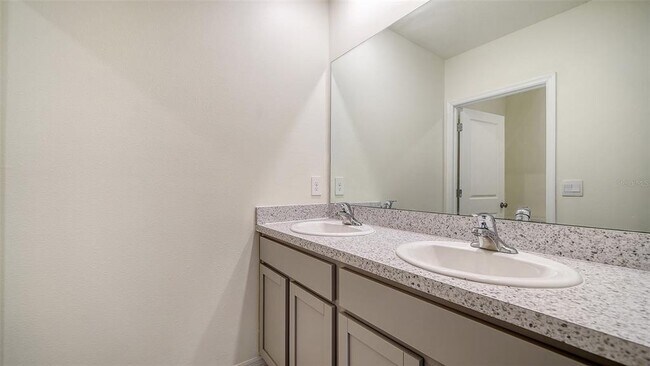 Building Photo - 12732 Lateral Root Dr