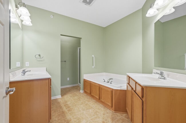 Building Photo - 6368 Manchester Ave NE