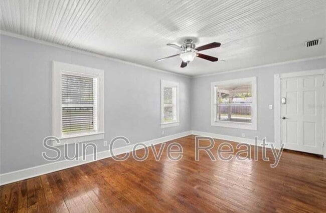 Building Photo - 1803 Douglas Ave