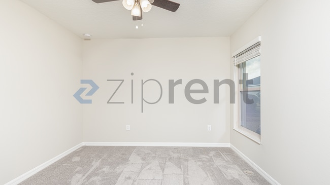 Building Photo - 5721 SW 92nd Pl