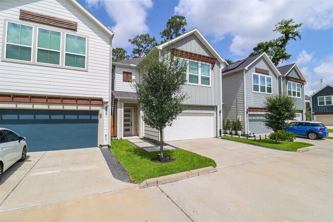 Building Photo - 5213 Pinemont Creek Ln