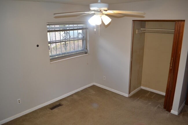Building Photo - 1819 Mayhew St
