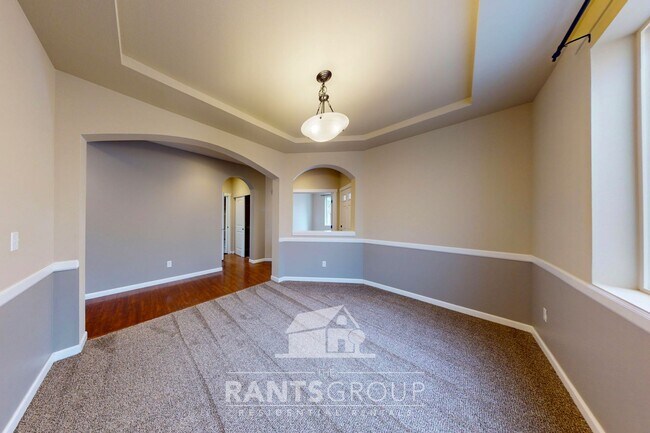 Building Photo - Gorgeous 4 Bed/2.5 Bath Pet-Free Home in Horizon Pointe!