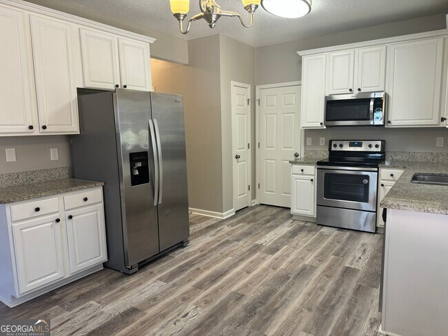 Building Photo - 4680 Ogeechee Dr