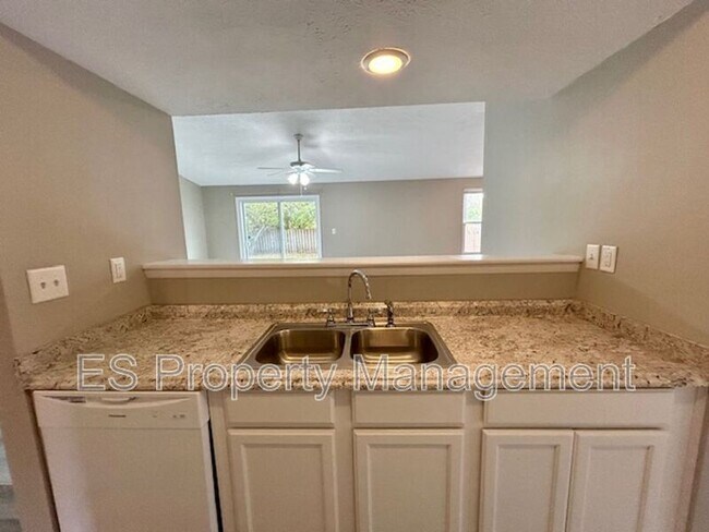 Building Photo - 5535 Freedom Ct