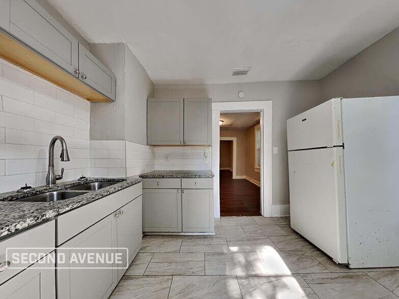 Building Photo - 1548 W 23rd St