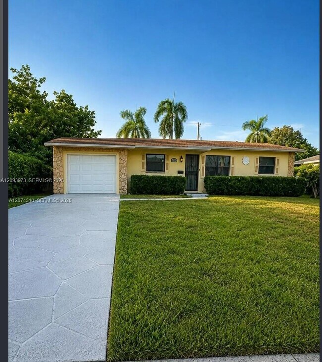 Building Photo - 539 Sabal Palm Dr
