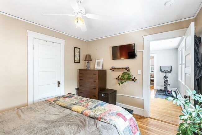 Building Photo - 31 E Foster St