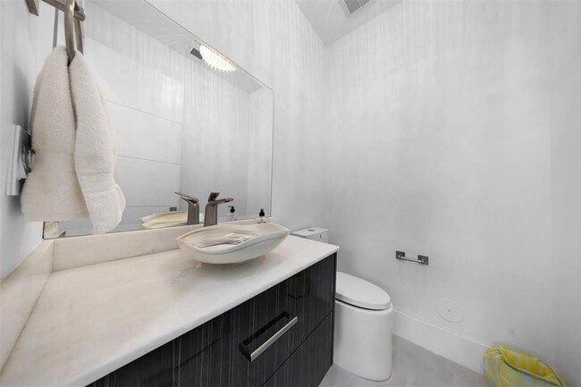 Building Photo - 2001 Marietta Dr