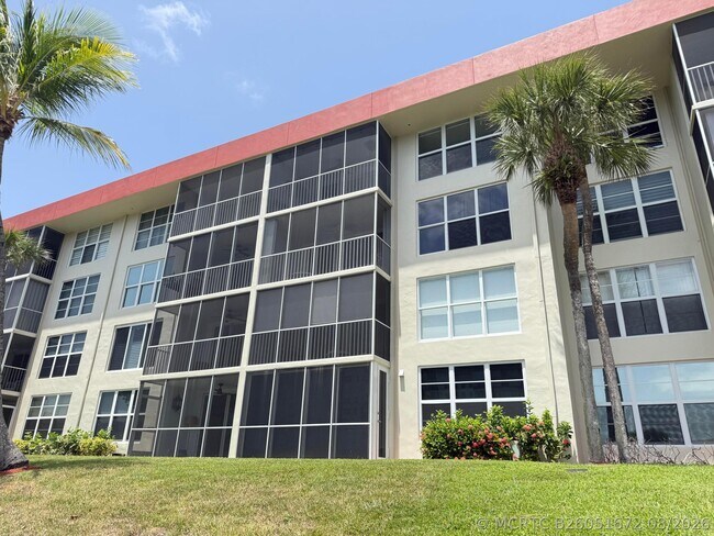 Building Photo - 3180 NE 48th Ct