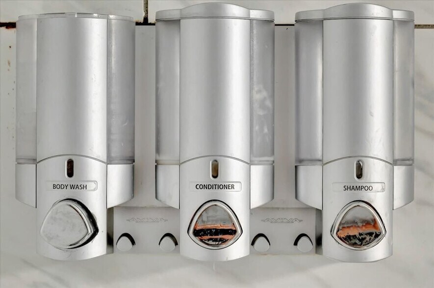 Building Photo - 2506 N Rocky Point Dr