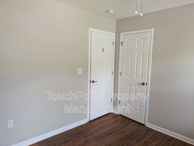 Building Photo - 9935 Redbud Tree Ct