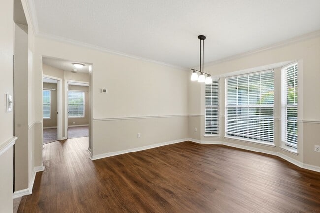Building Photo - Upgraded 3 bedroom 2 bath home in Mentone