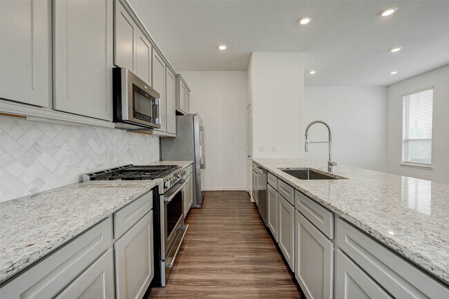 Building Photo - 207 Club Crest Ln