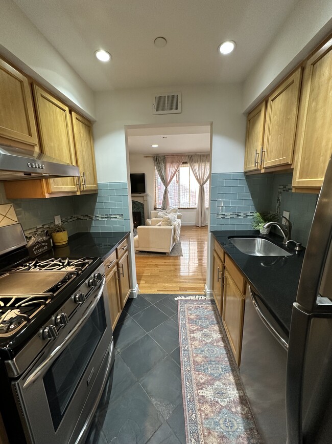 Kitchen - 7420 Boulevard East