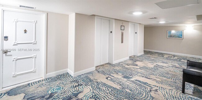 Building Photo - 3140 S Ocean Dr