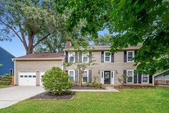 Building Photo - 9907 Fairway Ridge Rd