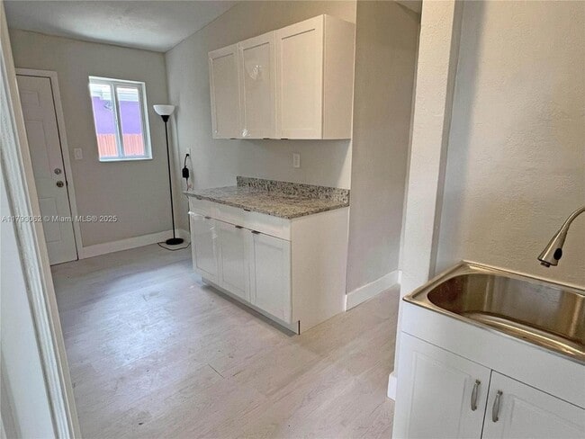 Building Photo - 1557 NW 66th St