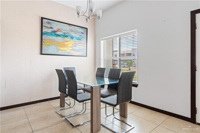 Building Photo - 12 Colbath Ave