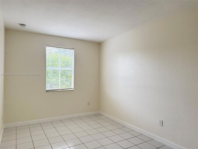 Building Photo - 15131 SW 23rd Ln