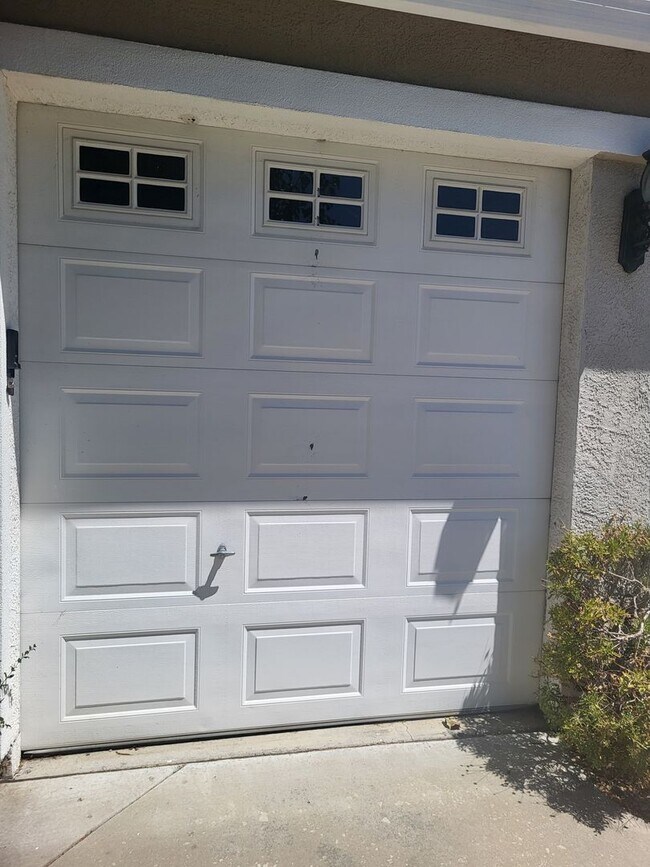 Building Photo - 5049 Pine Lake Ct