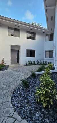 Building Photo - 9220 NW 9th Pl