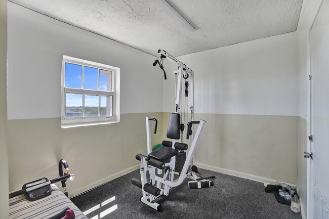 Building Photo - 3520 Oaks Way