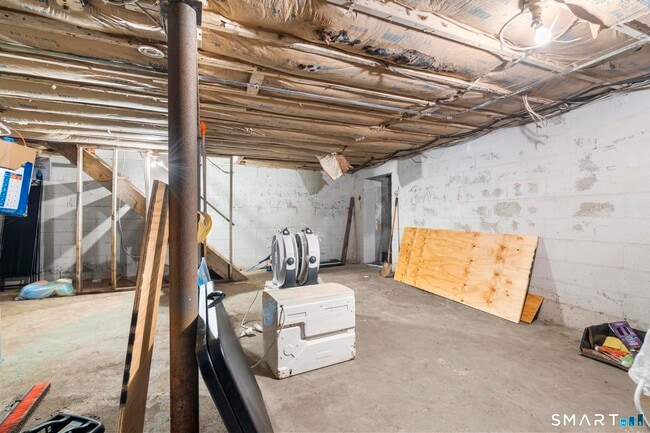 Building Photo - 84 Taylor Ave