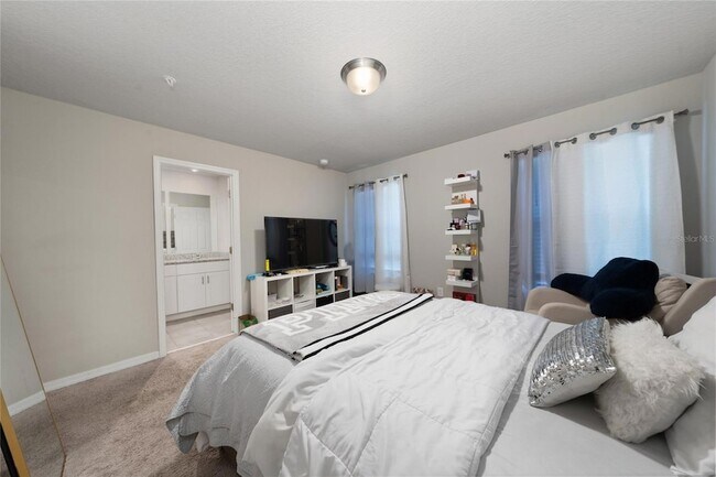 Building Photo - 2043 Harebell Ln