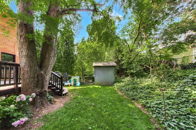 Building Photo - Classic Brick Colonial in the Heart of Berkshire