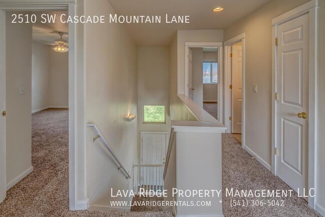 Building Photo - 2510 SW Cascade Mountain Ln