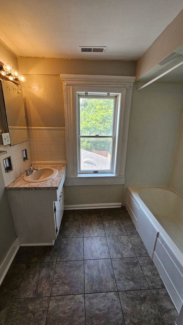 Building Photo - 50 N Gamble St