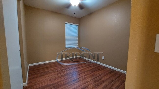 Building Photo - Cozy 2-bedroom 1 bath close to shopping an...