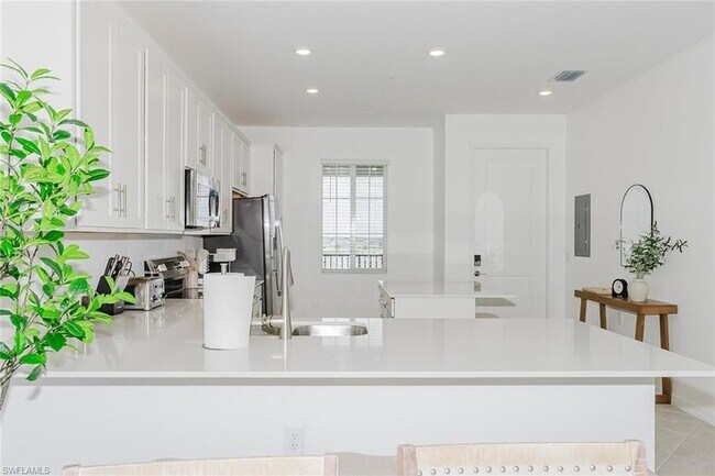 Building Photo - 5555 Double Eagle Cir