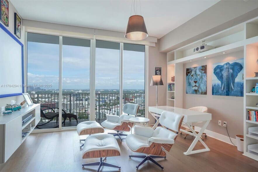 Building Photo - 2020 N Bayshore Dr