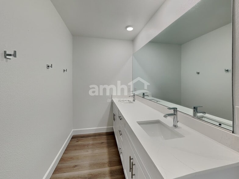 Building Photo - 149 Nico Azalea Ln