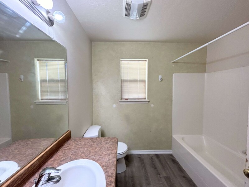 Building Photo - 1129 Golden Pheasant Dr