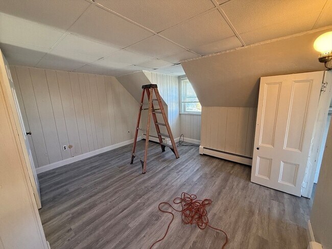 Building Photo - 304 Malden St