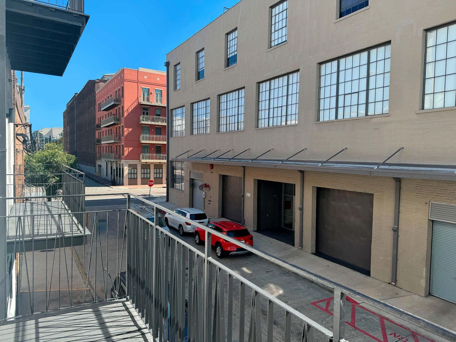 Building Photo - 1050 Annunciation St