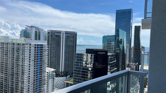 Building Photo - 1060 Brickell Ave