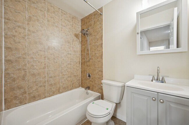 Building Photo - 219 S Cecil St