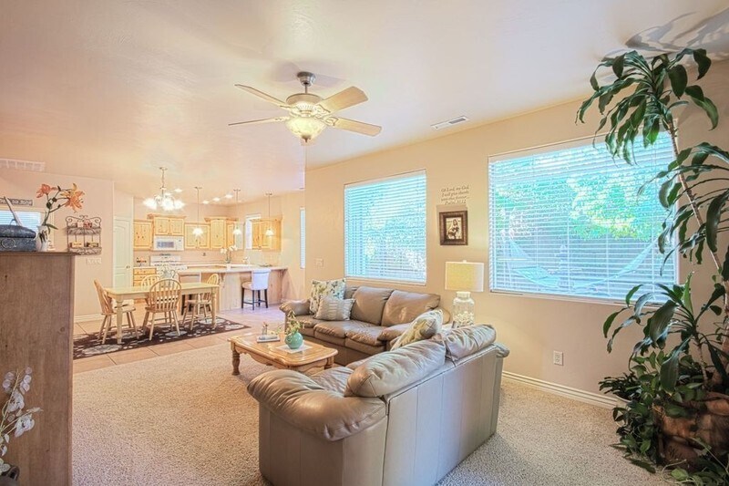 Building Photo - 674 Bear Claw Dr
