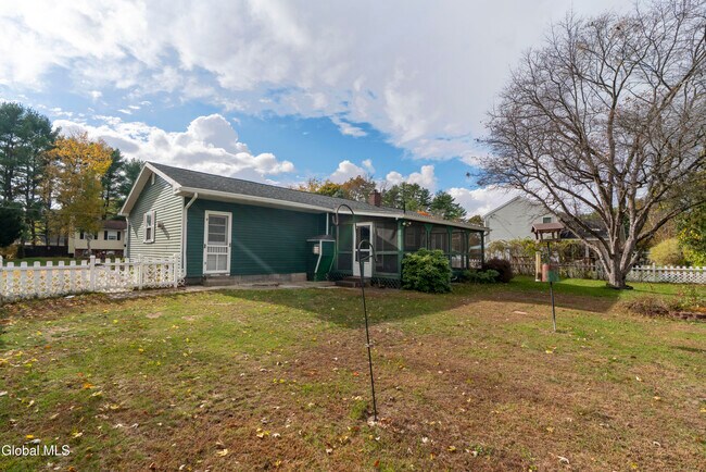 Building Photo - 11 Keyes St