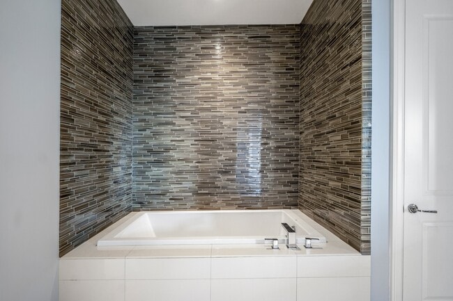 Building Photo - 1409 Post Oak Blvd