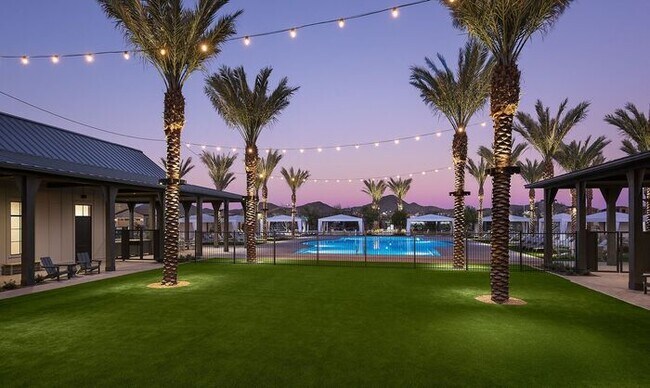 Building Photo - Move In Ready!stunning 3 bedroom, 2.5 bathroom home located in Phoenix!