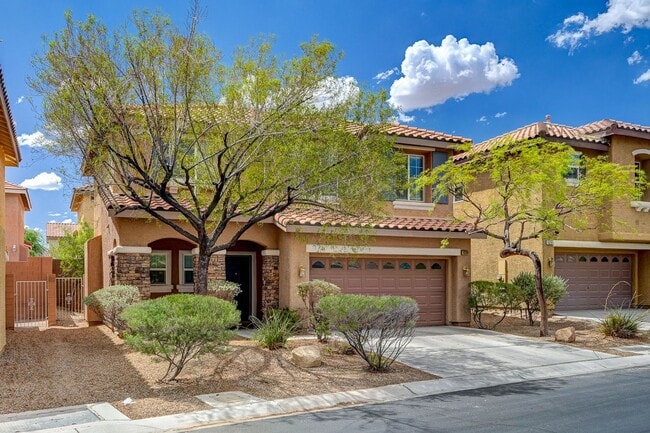 Building Photo - *MOUNTAINS EDGE 3 BED 2.5 BATH * COMMUNITY POOL, FITNESS CENTER, AND SPA *