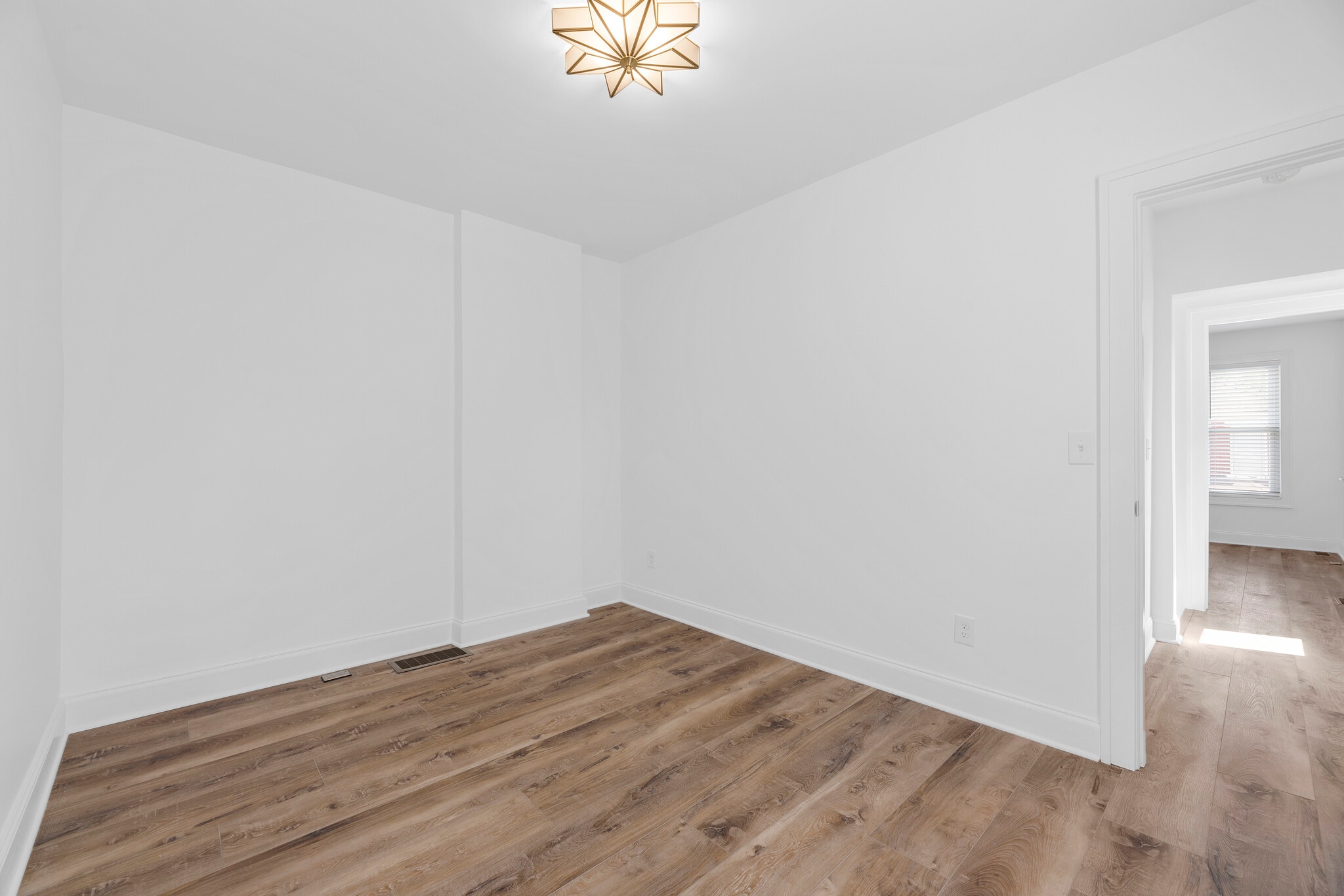 Building Photo - 450 Elsmere St